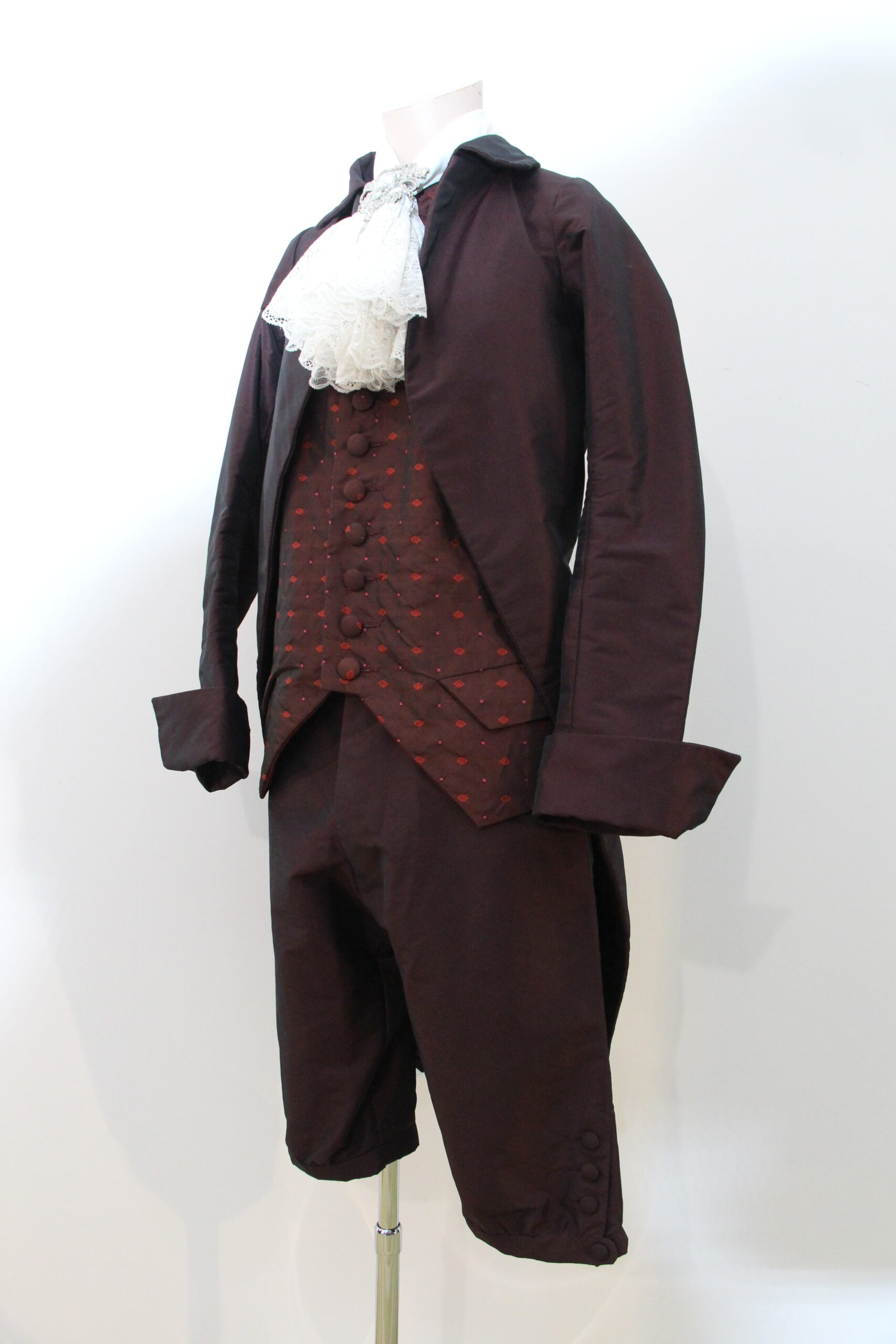 Création d'un costume 18ème en taffetas.