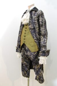 Création d'un costume 18ème en taffetas.