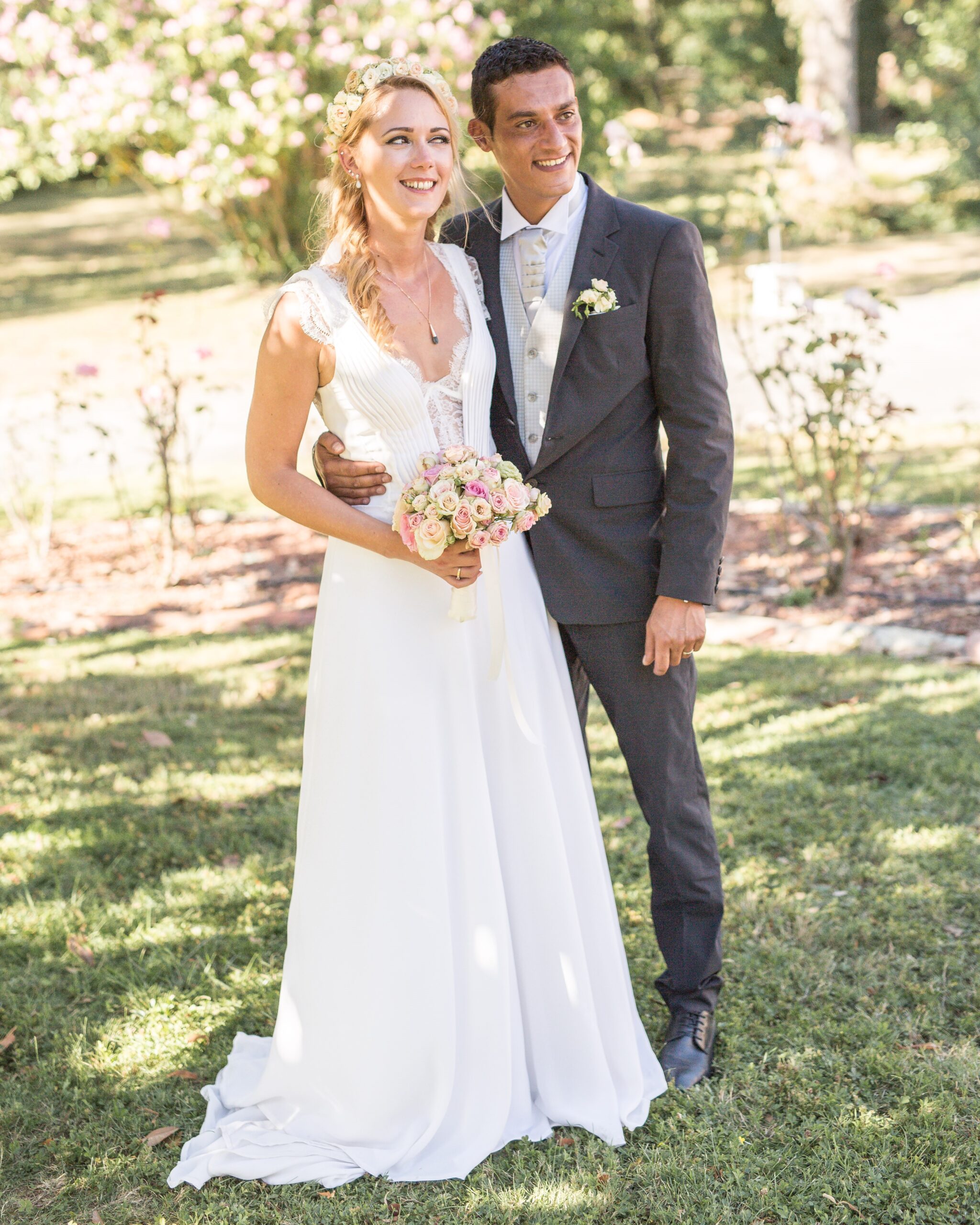 Robe de mariée sur mesure en crêpe de soie et dentelle de Chantilly